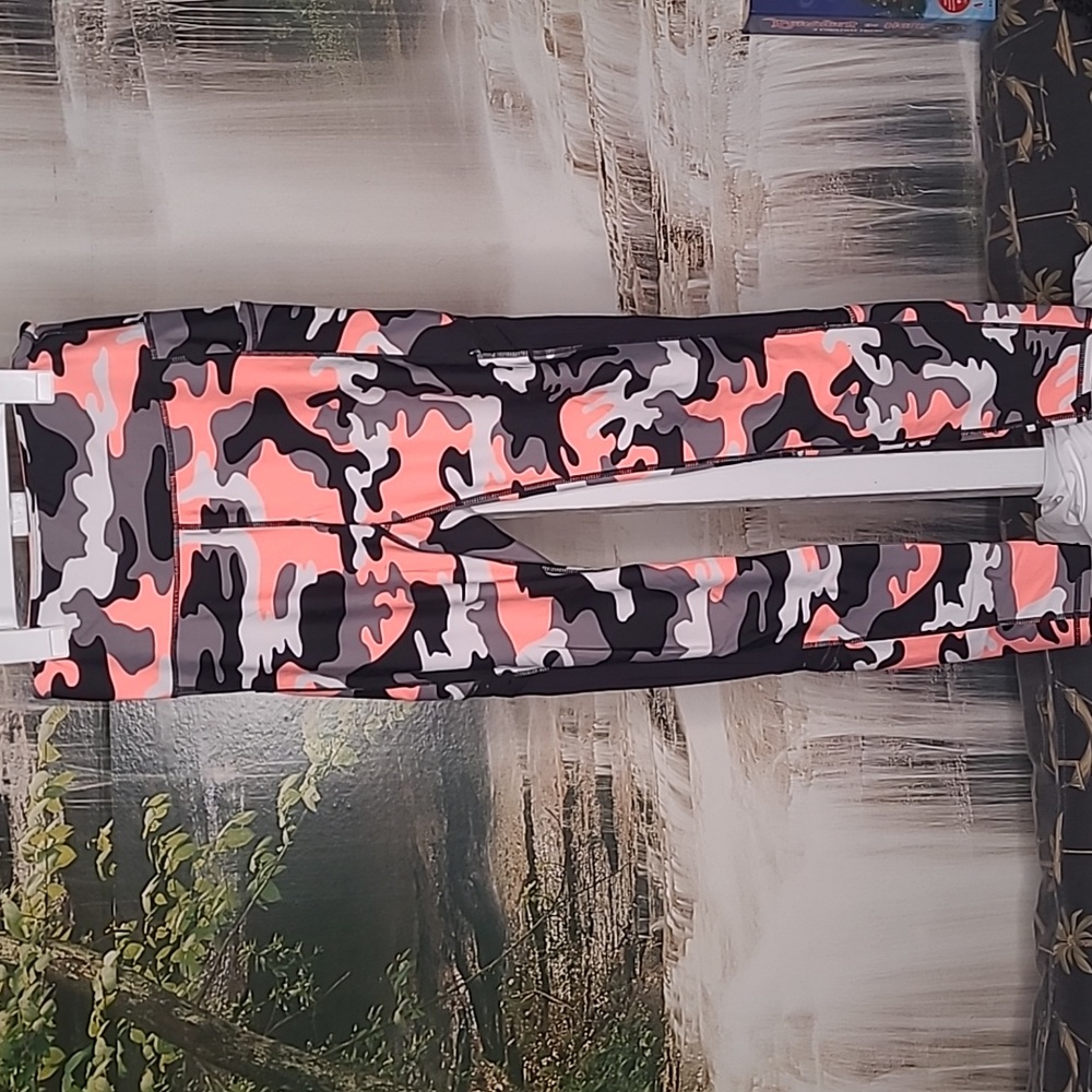 Infinite Womens Medium camo athletic spandex high rise workout gym leggings
